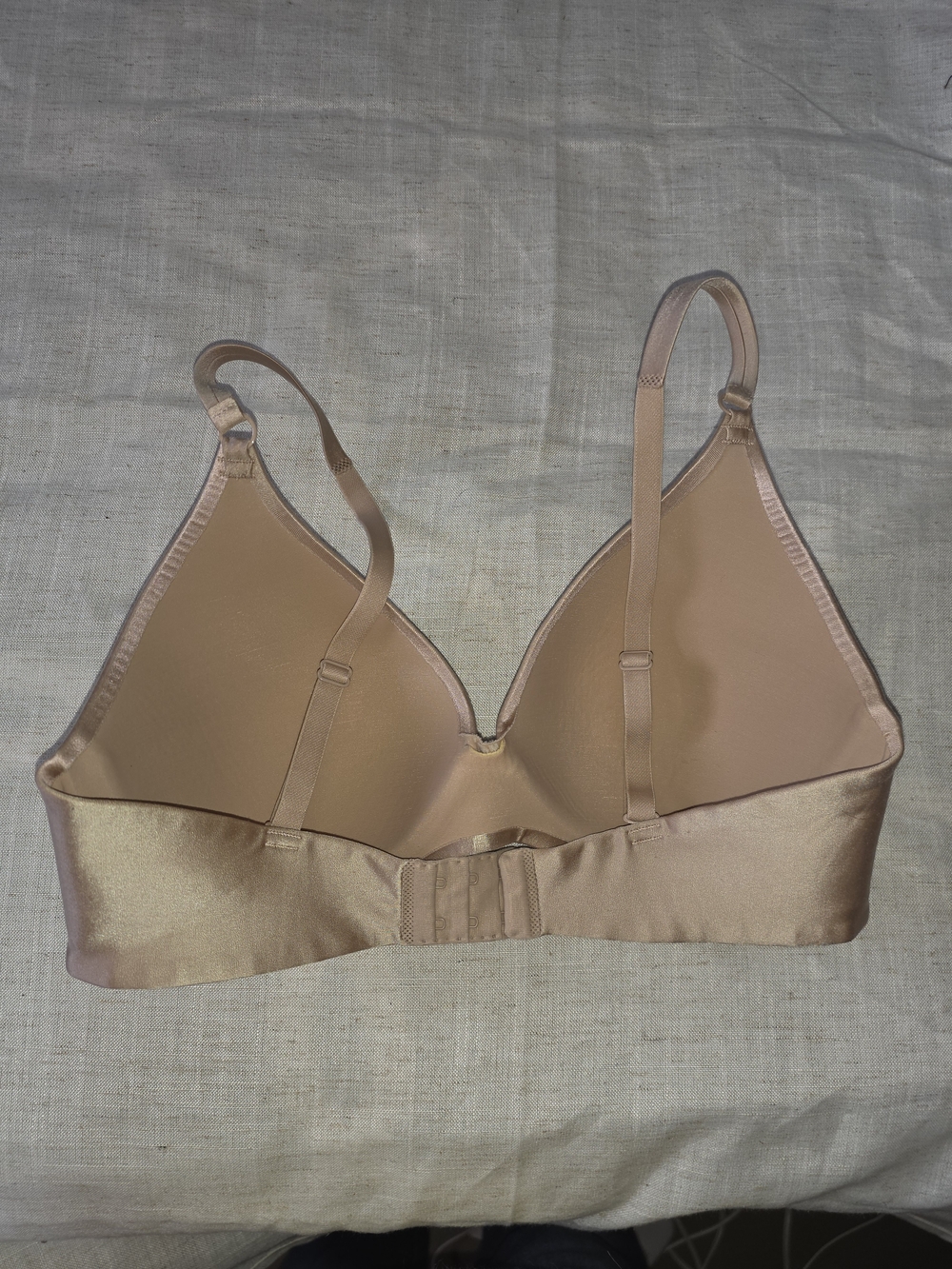 Victoria's Secret Body by Victoria's SecreSmooth Nude Bra in Light Beige - Picture 2 of 3
